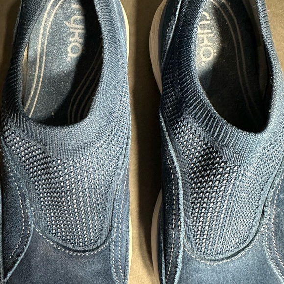 RIKA Blue Slip-On Men\'s Shoes size 8 pre owned Exellent condition. main image 7